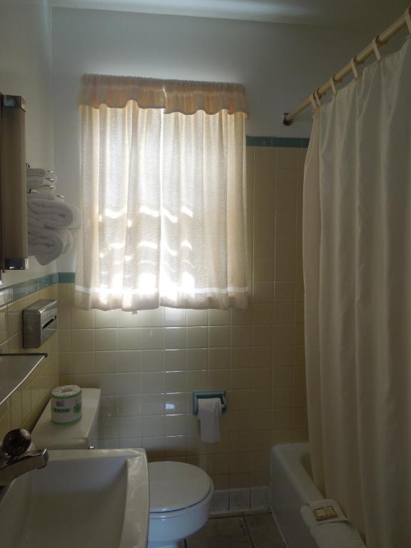 Cocoa Motel Hershey Room photo